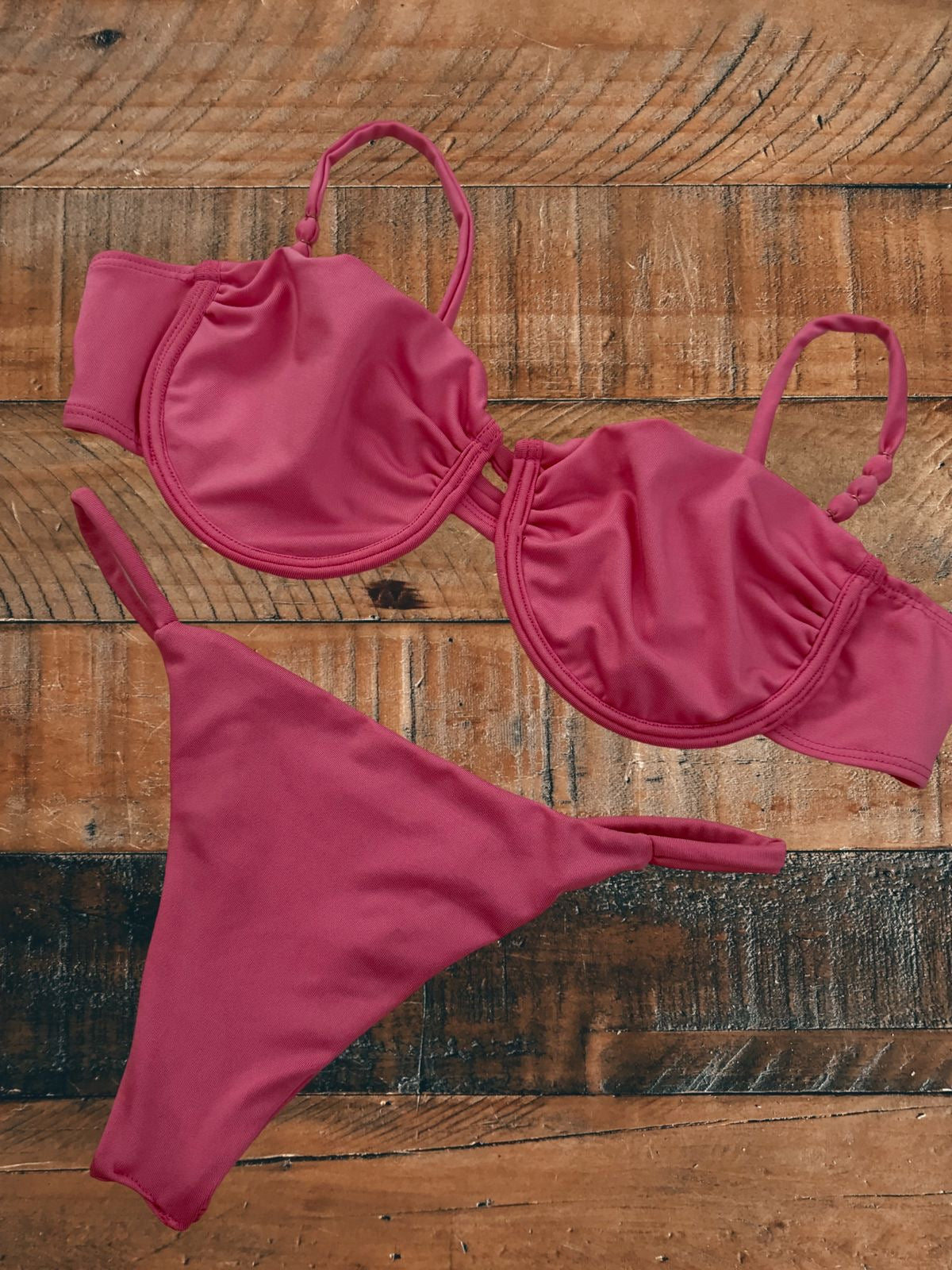 🌊 BiquÃni Aurora – O primeiro brilho do seu verão✨