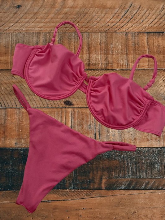 🌊 Biquíni Aurora – O primeiro brilho do seu verão✨